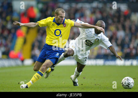 F LJUNGBERG & SALOMON OLEMBE LEEDS UNITED V ARSENAL FC ELLAND ROAD LEEDS ENGLAND 01 November 2003 Stock Photo