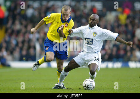 F LJUNGBERG & SALOMON OLEMBE LEEDS UNITED V ARSENAL FC ELLAND ROAD LEEDS ENGLAND 01 November 2003 Stock Photo