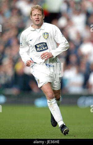 DAVID BATTY LEEDS UNITED FC ELLAND ROAD LEEDS ENGLAND 18 October 2003 Stock Photo