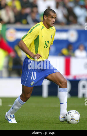 rivaldo-brazil-walkers-stadium rivaldo-brazil-walkers-stadium