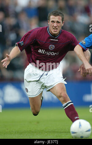 SCOTT SEVERIN HEART OF MIDLOTHIAN FC TYNECASTLE STADIUM EDINBURGH 21 September 2003 Stock Photo