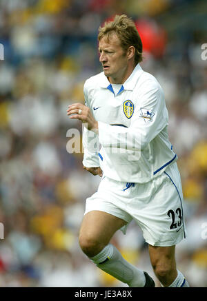 DAVID BATTY LEEDS UNITED FC ELLAND ROAD LEEDS ENGLAND 17 August 2003 Stock Photo