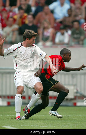 HARRY KEWELL & CESAR PRATES GALATASARAY SK V LIVERPOOL AMSTERDAM ARENA AMSTERDAM HOLLAND 01 August 2003 Stock Photo