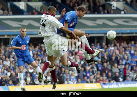 FREDERIC KANOUTE & S LAZARIDIS BIRMINGHAM CITY V WEST HAM UTD ST.ANDREWS BIRMINGHAM ENGLAND 10 May 2003 Stock Photo