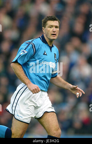 STEVE HOWEY MANCHESTER CITY FC MAINE ROAD MANCHESTER CITY FC 11 January 2003 Stock Photo