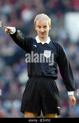 MIKE RILEY. PREMIER LEAGUE REFEREE OLD TRAFFORD MANCESTER 04 January 2003 Stock Photo