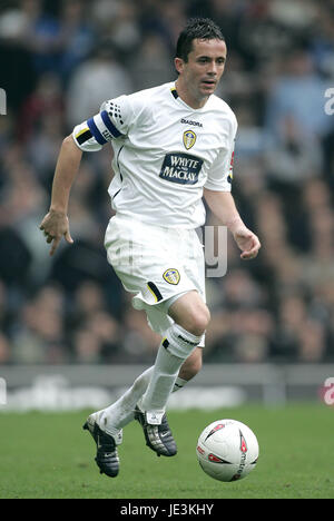 GARY KELLY LEEDS UNITED FC ELLAND ROAD LEEDS ENGLAND 31 October 2004 Stock Photo