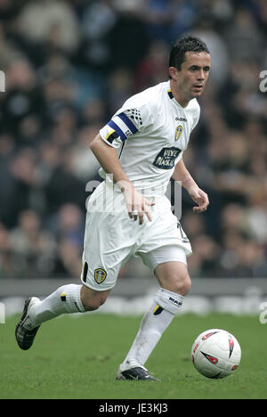 GARY KELLY LEEDS UNITED FC ELLAND ROAD LEEDS ENGLAND 31 October 2004 Stock Photo