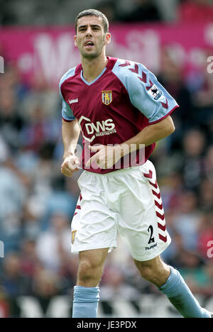 MARK DELANEY ASTON VILLA FC VILLA PARK BIRMINGHAM 28 August 2004 Stock Photo