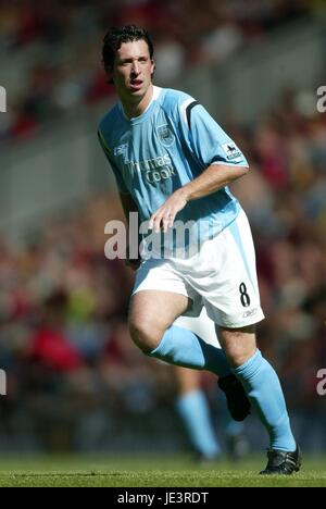 ROBBIE FOWLER MANCHESTER CITY FC ANFIELD LIVERPOOL ENGLAND 21 August 2004 Stock Photo