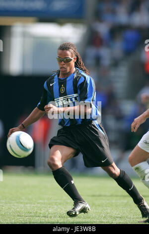 EDGAR DAVIDS INTER MILAN REEBOK STADIUM BOLTON ENGLAND 01 August 2004 Stock Photo