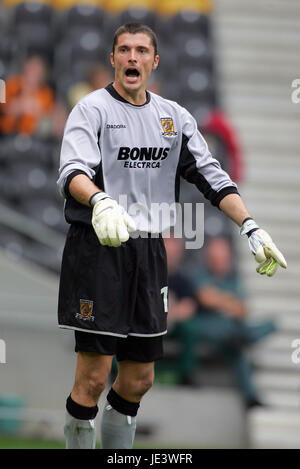 MATT DUKE HULL CITY FC KC STADIUM HULL ENGLAND 31 July 2004 Stock Photo