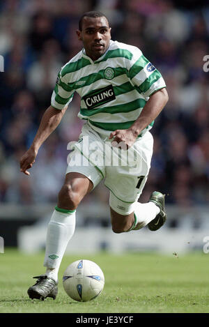 DIDIER AGATHE GLASGOW CELTIC FC IBROX GLASGOW SCOTLAND 28 March 2004 Stock Photo