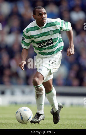 DIDIER AGATHE GLASGOW CELTIC FC IBROX GLASGOW SCOTLAND 28 March 2004 Stock Photo