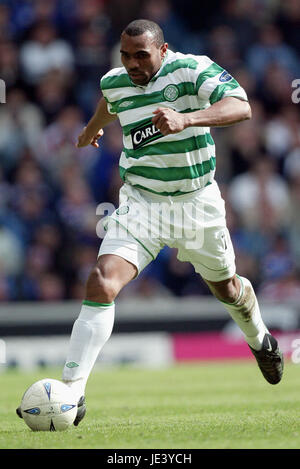 DIDIER AGATHE GLASGOW CELTIC FC IBROX GLASGOW SCOTLAND 28 March 2004 Stock Photo