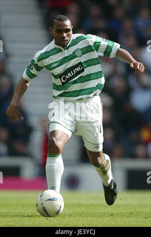 DIDIER AGATHE GLASGOW CELTIC FC IBROX GLASGOW SCOTLAND 28 March 2004 Stock Photo