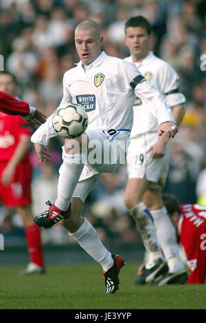 SETH JOHNSON LEEDS UNITED FC ELLAND ROAD LEEDS ENGLAND 29 February 2004 Stock Photo