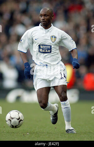 SALOMON OLEMBE LEEDS UNITED FC ELLAND ROAD LEEDS NORTH YORKSHIRE ENGLAN 10 January 2004 Stock Photo