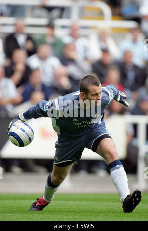 SHAY GIVEN NEWCASTLE UNITED FC ST.JAMES PARK NEWCASTLE 28 August 2005 Stock Photo