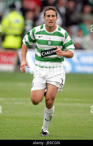 PAUL TELFER GLASGOW CELTIC FC FIR PARK MOTHERWELL SCOTLAND 30 July 2005 Stock Photo