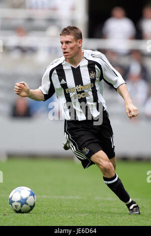 JAMES MILNER NEWCASTLE UNITED FC ST.JAMES PARK NEWCASTLE 23 July 2005 Stock Photo