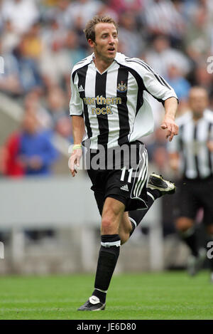 LEE BOWYER NEWCASTLE UNITED FC ST.JAMES PARK NEWCASTLE 23 July 2005 Stock Photo