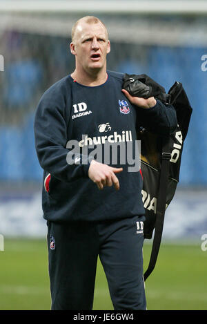 IAIN DOWIE CRYSTAL PALACE MANAGER CITY OF MANCHESTER STADIUM MANCHESTER ENGLAND 15 January 2005 Stock Photo