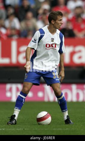 GARY O'NEIL PORTSMOUTH THE VALLEY STADIUM LONDON ENGLAND 16 September 2006 Stock Photo