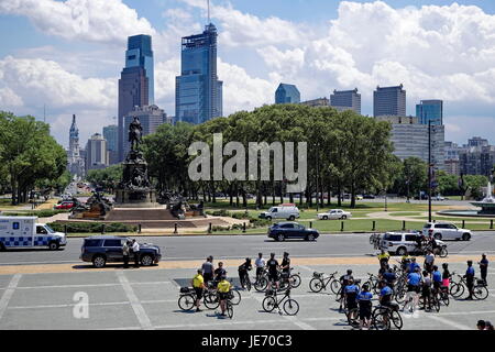 Philadelphia Bicycle Policeman Stock Photo - Alamy