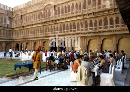 India, Rajasthan, Bikaner, Lallgarh Palace, hotel, inner courtyard with restaurant, Stock Photo