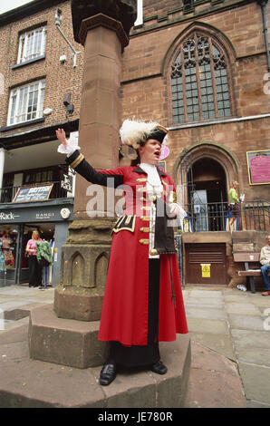 Great Britain, England, Cheshire, Chester, woman, costume, town bawler, model released, Europe, town, destination, place of interest, tourism, person, outside, pillar, tourist, locals, lining, historically, ancient, crier, Ausruferin, news, rally, stand, whole body,