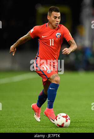Kazan, Russia. 22nd June, 2017. Chile's Eduardo Vargas in action during the Group B preliminary stage soccer match between Chile and Germany at the Confederations Cup in Kazan, Russia, 22 June 2017. Photo: Marius Becker/dpa/Alamy Live News Stock Photo