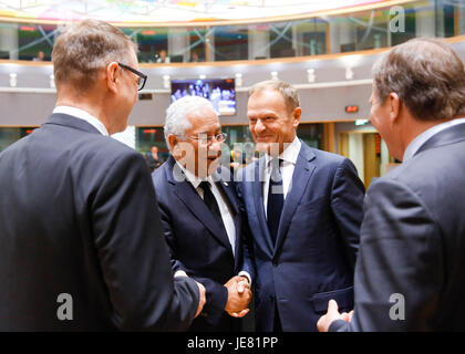 Brussels, Belgium. 23rd June, 2017. Finnish Prime Minister Juha Sipila, Portuguese Prime Minister Antonio Costa, European Council President Donald Tusk and Swedish Prime Minister Stefan Lofven (from L to R) talk at the second day of EU Summit in Brussels, Belgium, June 23, 2017. Credit: Ye Pingfan/Xinhua/Alamy Live News Stock Photo