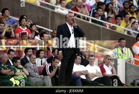 ALFIO BASILE ARGENTINA MANAGER ASHBURTON GROVE LONDON ENGLAND 03 September 2006 Stock Photo