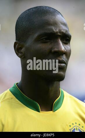 GILBERTO MELO BRAZIL ASHBURTON GROVE LONDON ENGLAND 03 September 2006 Stock Photo