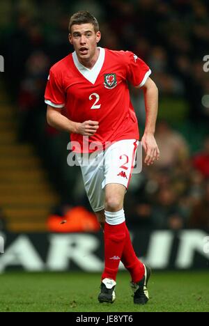 ROB EDWARDS WALES & WOLVES FC MILLENNIUM STADIUM CARDIFF WALES 01 March 2006 Stock Photo