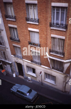 PARIS FRANCE - PEUGEOT 403 TOP VIEW - RUE CHAPPE - SILVER FILM 1985 © Frédéric BEAUMONT Stock Photo