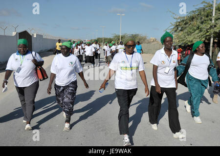 2014 08 22 AMISOM Female Peacekeepers Walk-10 (14819532397) Stock Photo
