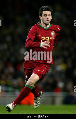 HELDER POSTIGA PORTUGAL & SAINT ETIENNE THE EMIRATES STADIUM ARSENAL LONDON 06 February 2007 Stock Photo