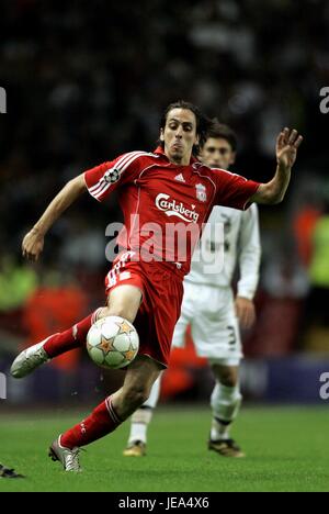 YOSSI BENAYOUN LIVERPOOL FC ANFIELD LIVERPOOL ENGLAND 06 November 2007 Stock Photo