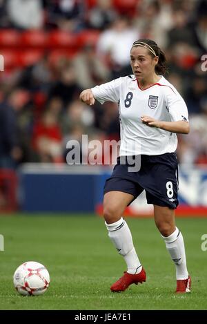 FARA WILLIAMS ENGLAND WOMEN & EVERTON FC BANKS'S STADIUM WALSALL ENGLAND 27 October 2007 Stock Photo