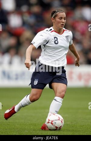 FARA WILLIAMS ENGLAND WOMEN & EVERTON FC BANKS'S STADIUM WALSALL ENGLAND 27 October 2007 Stock Photo