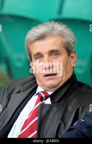 ANATOLY KOROBOCHKA HEARTS FC SPORTS DIRECTOR CELTIC PARK GLASGOW SCOTLAND 25 August 2007 Stock Photo