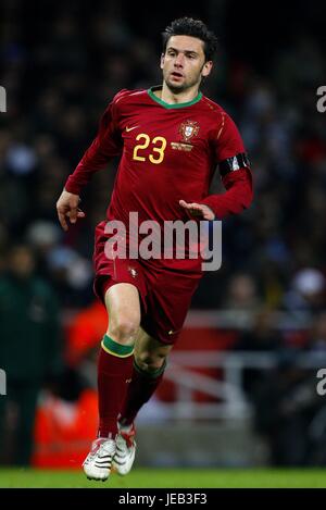 HELDER POSTIGA PORTUGAL & SAINT ETIENNE THE EMIRATES STADIUM ARSENAL LONDON 06 February 2007 Stock Photo