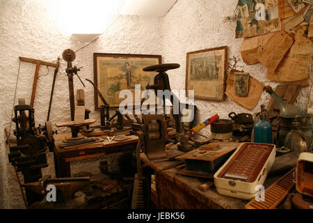 Italy Marche Castelfidardo (AN): Civic international museum of accordion  Old repairer atelier Stock Photo