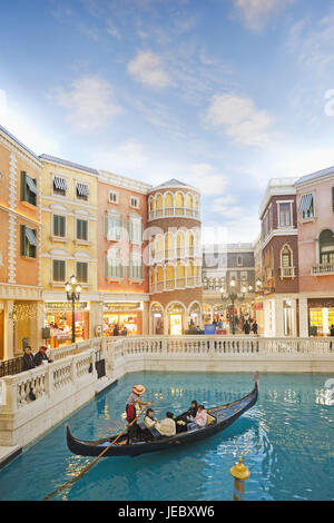China, Macao, Venetian Macao hotel and casino, shopping centre, 'The Grand Canal Shoppes', shops, tourists, gondola journey, Stock Photo