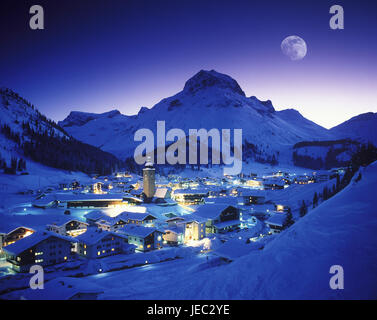 Austria, Vorarlberg, Lech in the mountain Arl with Omeshorn, evening tuning, Stock Photo