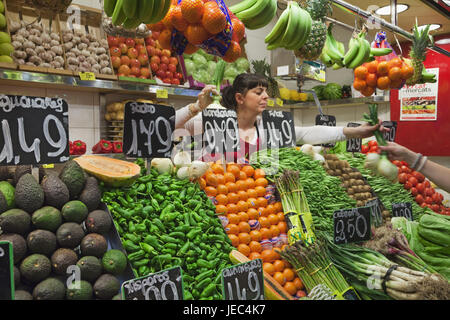 Spain, Barcelona, Ramblas, Mercat La Boqueria, fruit stall and vegetable state, Stock Photo