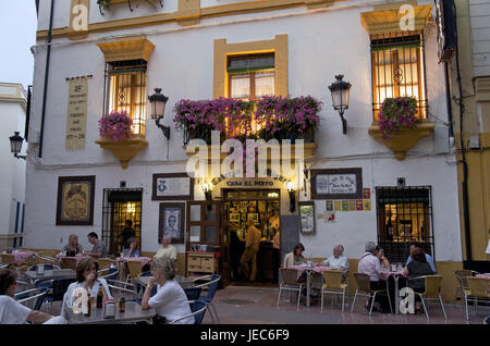 Spain, Andalusia, Cordoba, Casa el Pisto, Taberna San Miguel, guests before the tavern, Stock Photo