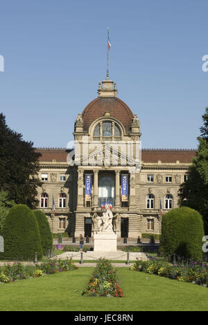 France, Alsace, Strasbourg, Place de la République, palace you Rhin, Europe, town, destination, place of interest, building, structure, architecture, residence, palace, 'elephant's house', garden, garden, outside, statue, visitor, person, Stock Photo